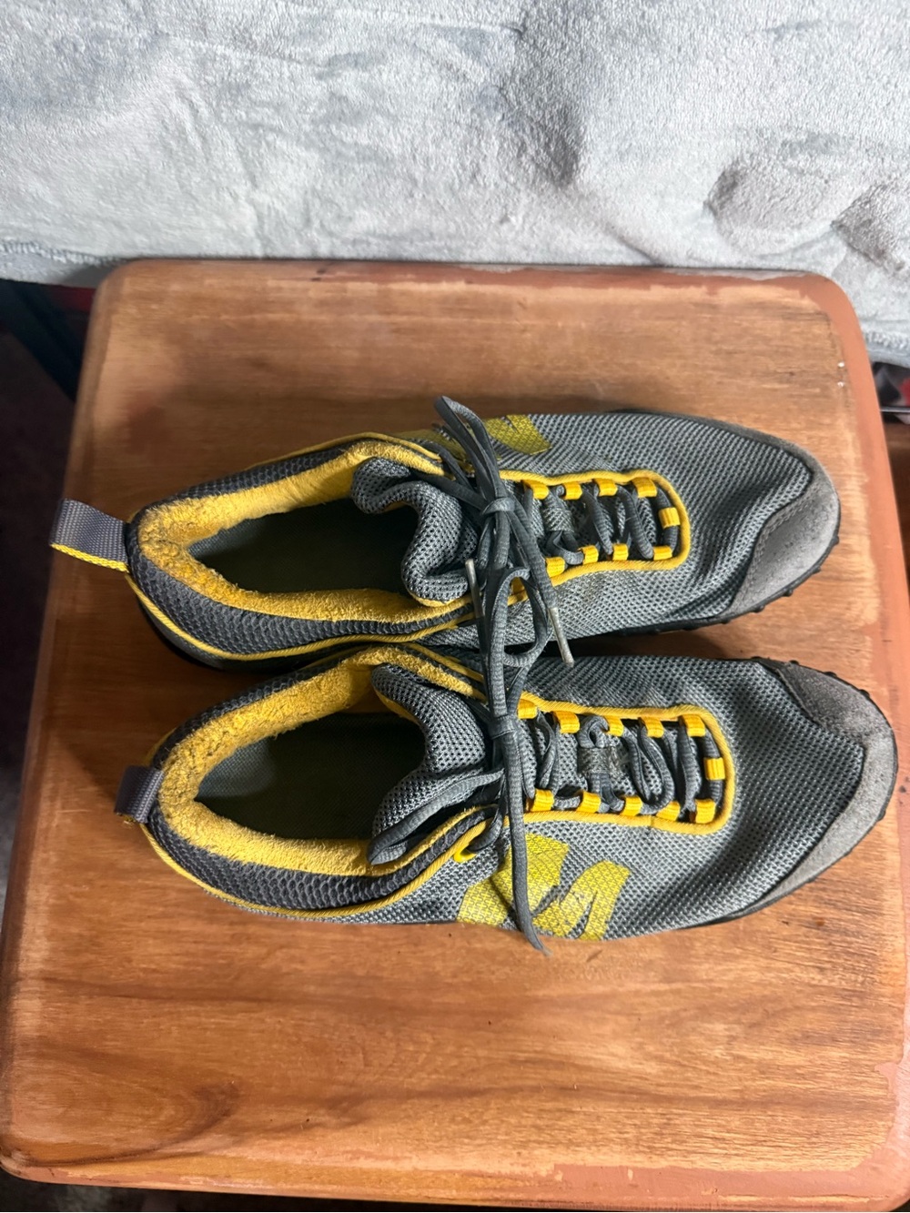 Merrell Men’s Trail Glove Gray and Yellow Athletic Trainers - Picture 6 of 8